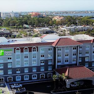 Holiday Inn Express & Suites - St. Petersburg - Madeira Beach, An Ihg Hotel